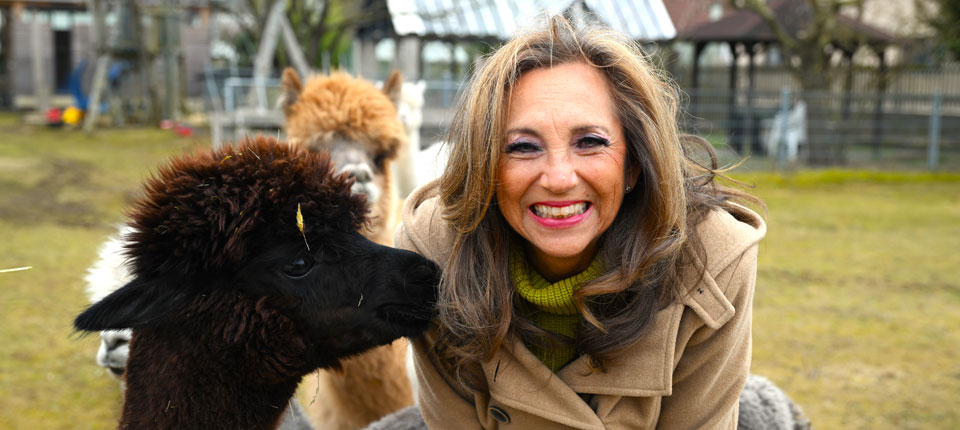 Friseurmeisterin Elisabeth Würz als Friseuronautin.